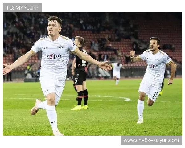 阿贾克斯4-2客胜卡拉巴赫，收获新赛季欧冠首胜