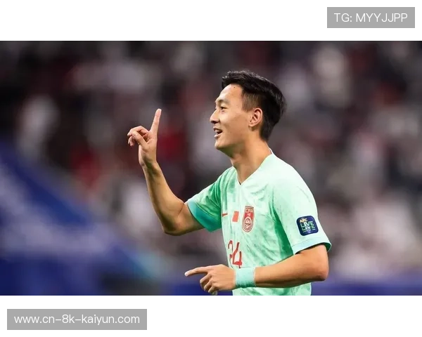 申花主力中卫蒋圣龙因伤缺席迪拜冬训，抽出330毫升积液